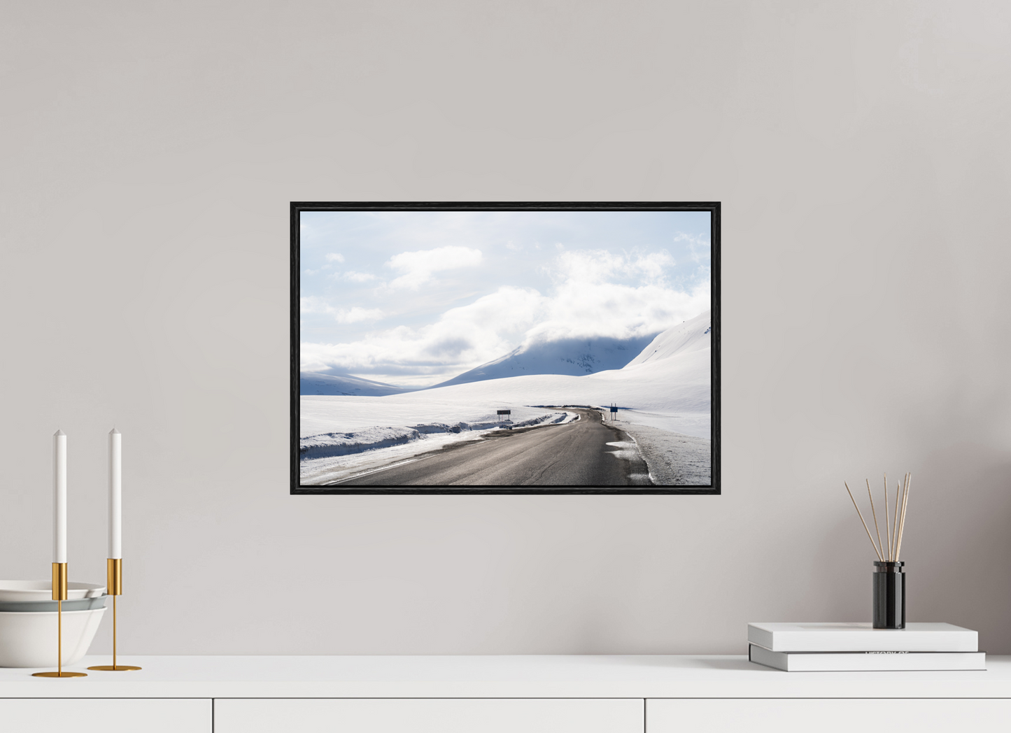 45 x 30 cm, Wooden Frame Black Oak Acrylic Glass La route au dessus des fjords