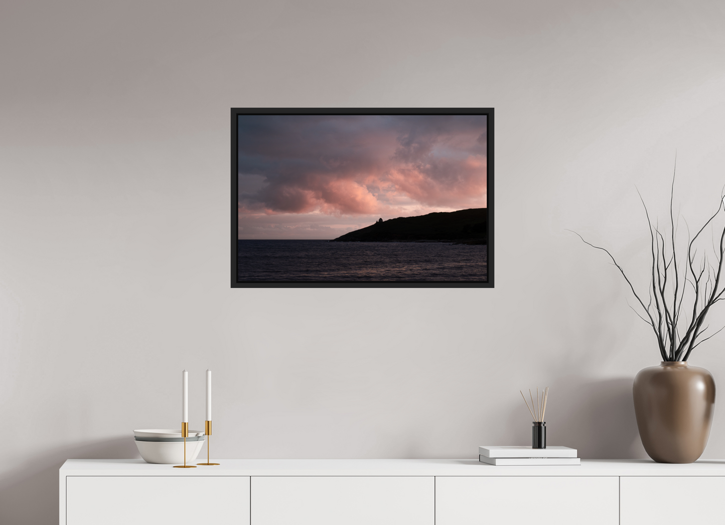 75 x 50 cm, Caisse Américaine Noir Mat Primelin au crépuscule