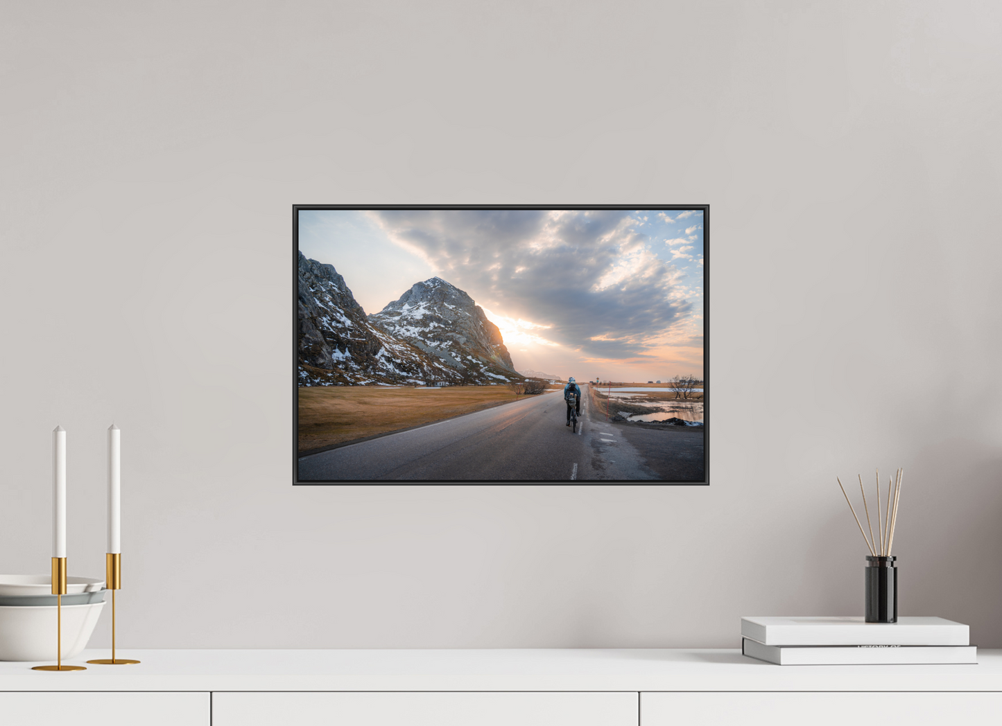 45 x 30 cm, Frame Aluminum Black Acrylic Glass One Way