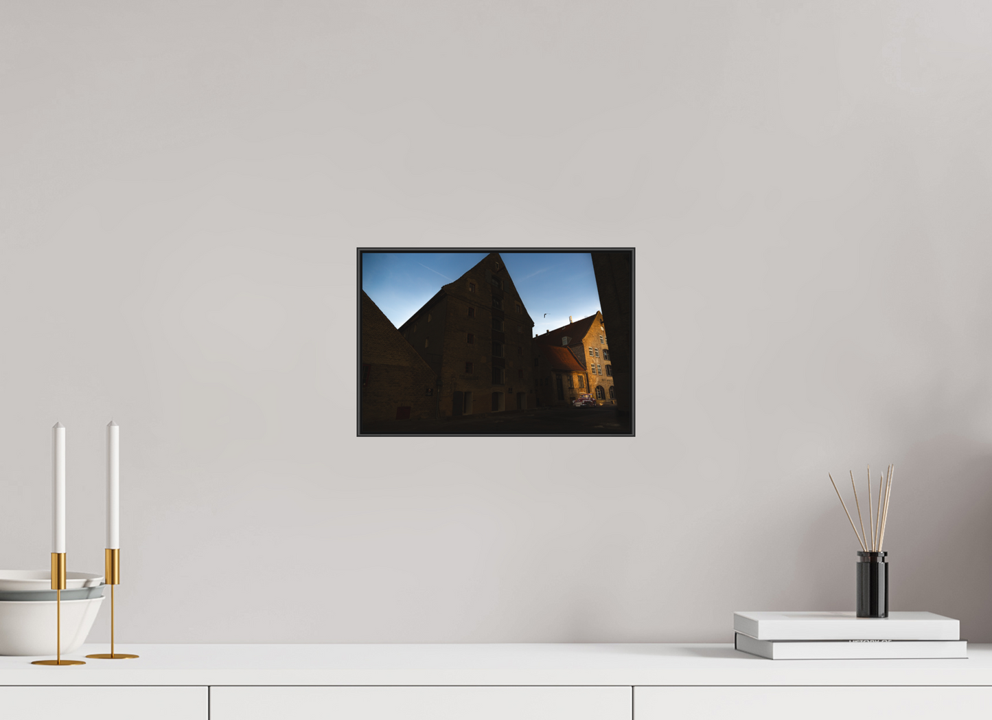 30 x 20 cm, Frame Aluminum Black Acrylic Glass Quartier des Ambassades