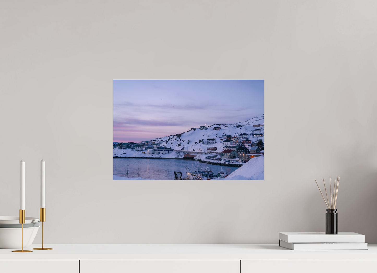 45 x 30 cm, Photo Print Under Acrylic Glass Village au bout du monde