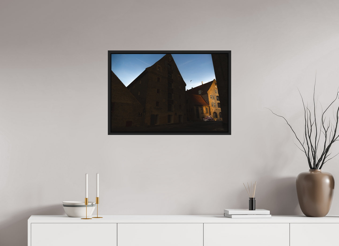 75 x 50 cm, Caisse Américaine Noir Mat Quartier des Ambassades